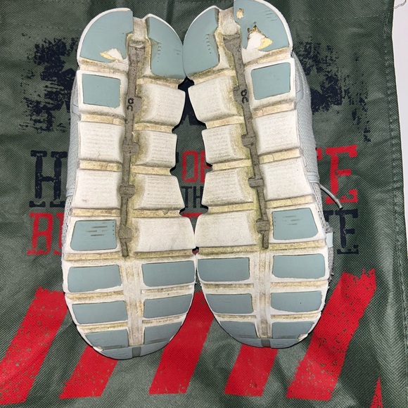 On cloud lifestyle shoes women’s size 9 grey white - Picture 5 of 6